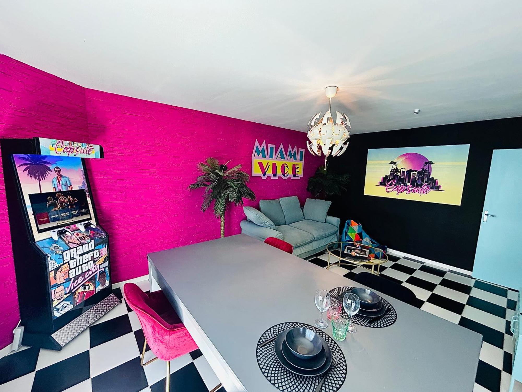 Capsule Miami Vice - Jacuzzi - Billard - Ecran Cinema & Netflix - Ping-Pong - Nintendo & Jeux- Lievin Exterior photo